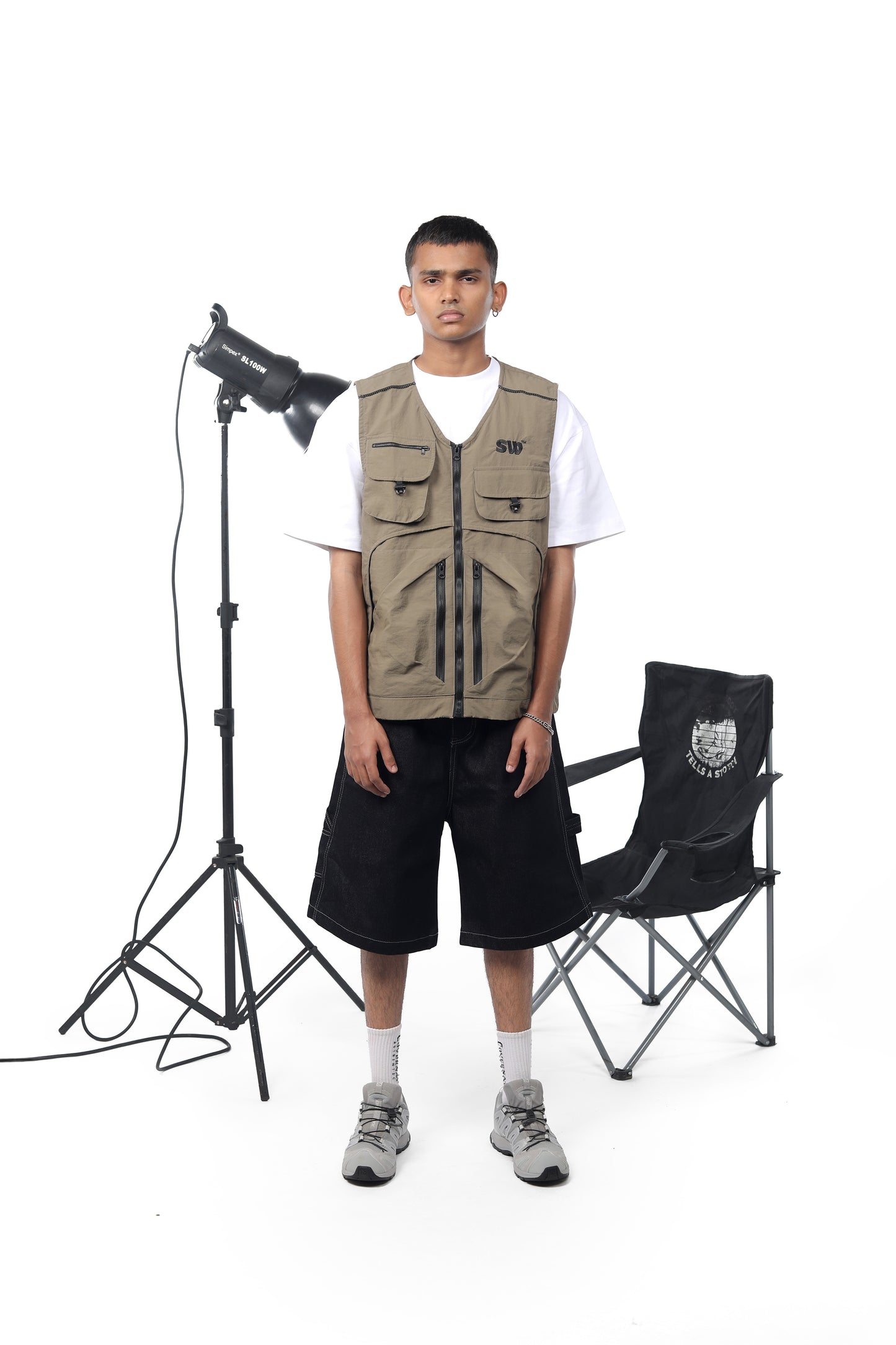 SouthWave utility vest with oversized T-shirt, jorts and sneaker