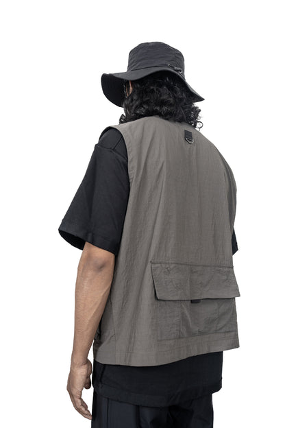 Utility Vest - Multi-Pocket Detail | SouthWave
